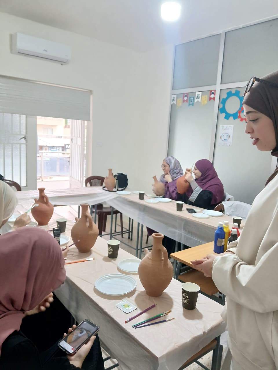 ورشة الفخار - اصنع قطعتك الفنّيّة الخاصة بيدك