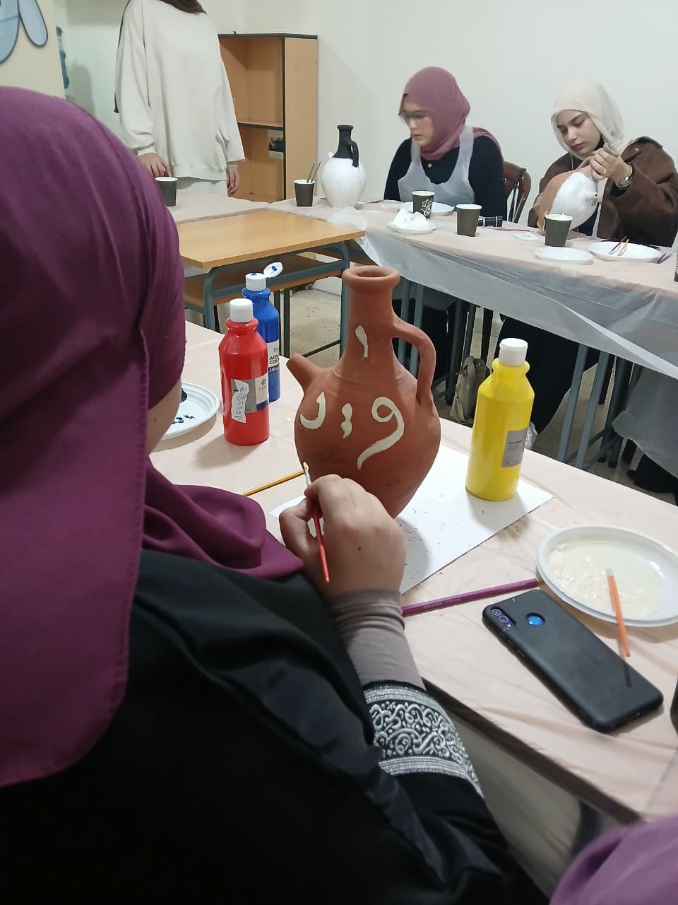 ورشة الفخار - اصنع قطعتك الفنّيّة الخاصة بيدك